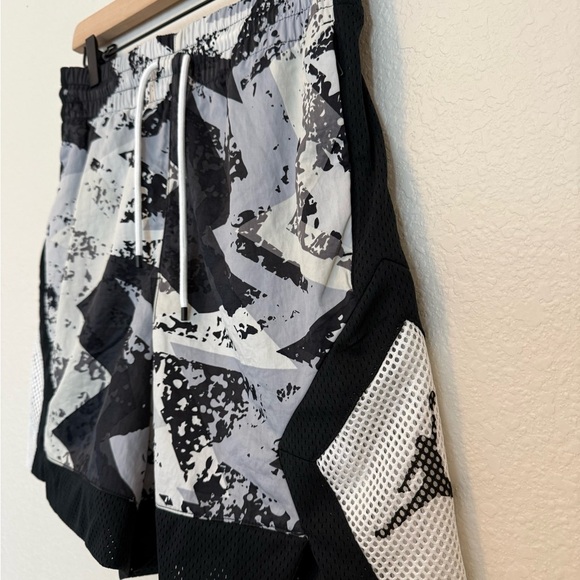 Nike Air Jordan Basketball Active Shorts - Picture 5 of 12